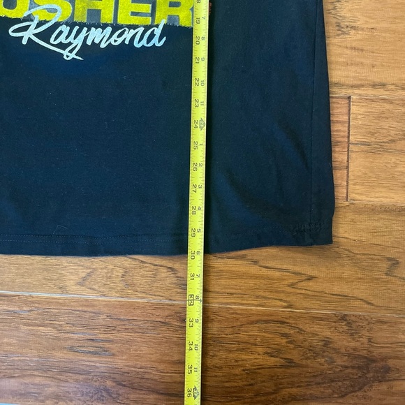 Usher 2023 Official Las Vegas Residency Show T-Shirt. - Picture 5 of 5